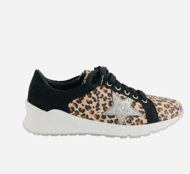 Tibit Sneakers