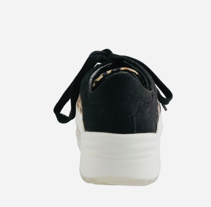 Tibit Sneakers